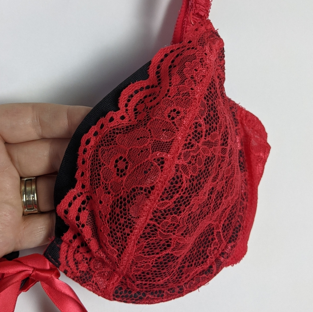 Victoria's Secret red black lace underwrite bra - Picture 8 of 8